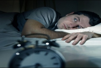  دراسة :قلة النوم تمنع خلايا المخ من التواصل وتؤدي للزهايمر
