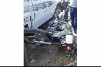  إصابة شابين في حادث تصادم دراجة بخارية بسيارة ملاكي