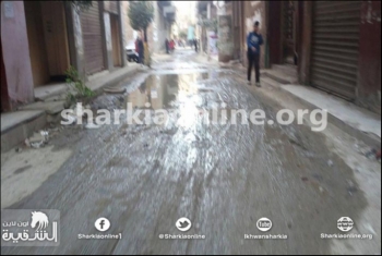  شوارع بلبيس تغرق فى مياه الصرف الصحي وسط غضب الأهالى