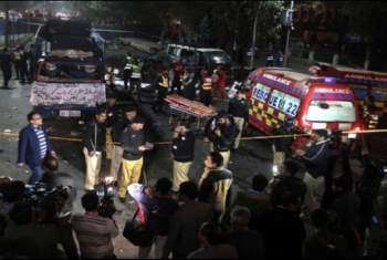  16 قتلى حصيلة تفجير سيارة مفخخة وسط لاهور الباكستانية