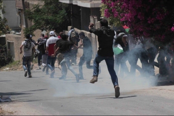  الاحتلال يطلق الغاز المسيل على مظاهرة لإحياء ذكرى النكبة