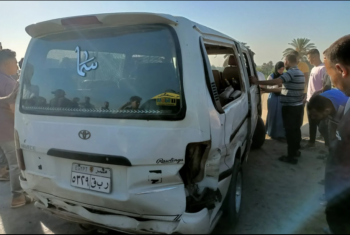  إصابة 8 أشخاص فى حادث تصادم سيارة برصيف في أبوحماد