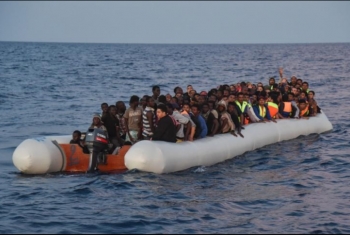  إنقاذ 115 مهاجرًا وفقدان 25 قبالة سواحل طرابلس الليبية
