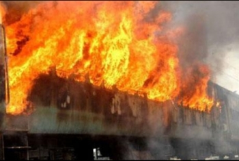  النيران تلتهم ثلاث عربات بالقطار الفرنساوي بأسيوط