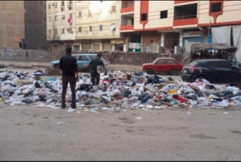  فاقوس .. أهالي قرية السماعنة يستغيثون من انتشار القمامة بالشوارع