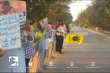  ثوار فاقوس يواصلون التظاهر تضامناً مع معتقلي بورسعيد