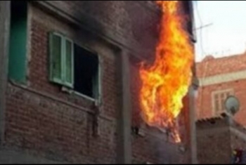  مالكه أشعل النيران محاولا الانتحار.. إصابة 3 أشخاص في حريق عقار بالحسينية