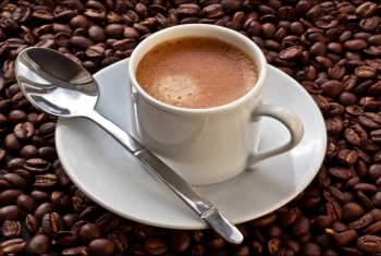  دراسة حديثة: القهوة تحميك من هذا المرض الخطير