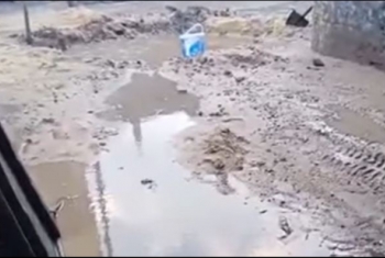  الحسينية.. استياء بين أهالي منشأة أبوعامر بسبب غرق الشوارع بالمياه