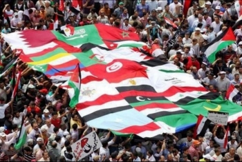  الجارديان: الوطن العربي ينذر بربيع عربي جديد