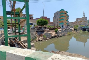  استياء بين أهالي مدينة أولاد صقر بعد انهيار التحجير بالترعة الرئيسية