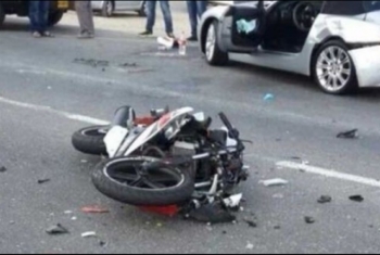  إصابة 3 أشخاص في حادث تصادم دراجتين بكفر صقر
