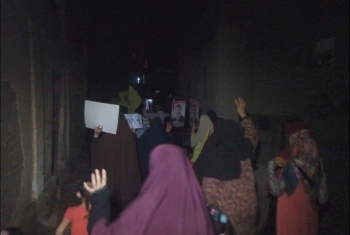  مسيرة ليلية بقرية السكاكرة تطالب بالقصاص لدماء الشهداء