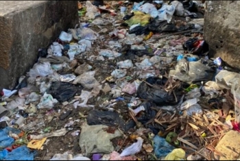  مساكن الصوامع بالزقازيق تعاني من تلال القمامة