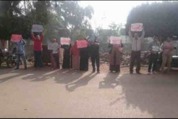  مظاهرة لمعلمي أولاد صقر احتجاجًا على نقلهم لإدارة صان الحجر