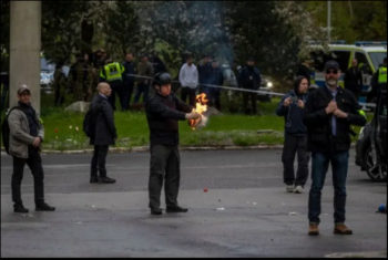  السويد تسمح بحرق “المصحف” أمام مبنى السفارة التركية في ستوكهولم