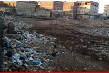  أهالي قرية منية المكرم بفاقوس يشكون انتشار القمامة