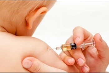  وحدة صحية  بالزقازيق تحقن الأطفال بتطعيمات منتهية