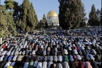  300 مصلٍ من غزة يغادرون لأداء الجمعة بالمسجد الأقصى