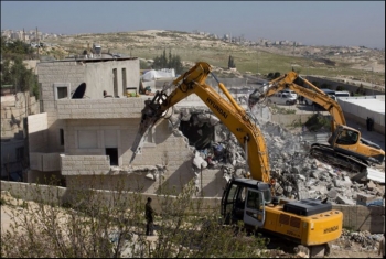  الاحتلال يهدم مساكن ومنشآت فلسطينية شرقي القدس
