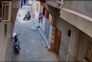  بالفيديو .. كاميرات المراقبة ترصد سرقة موتوسيكل بأولاد صقر