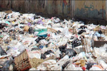  أهالي قرية الغار يشكون انتشار القمامة
